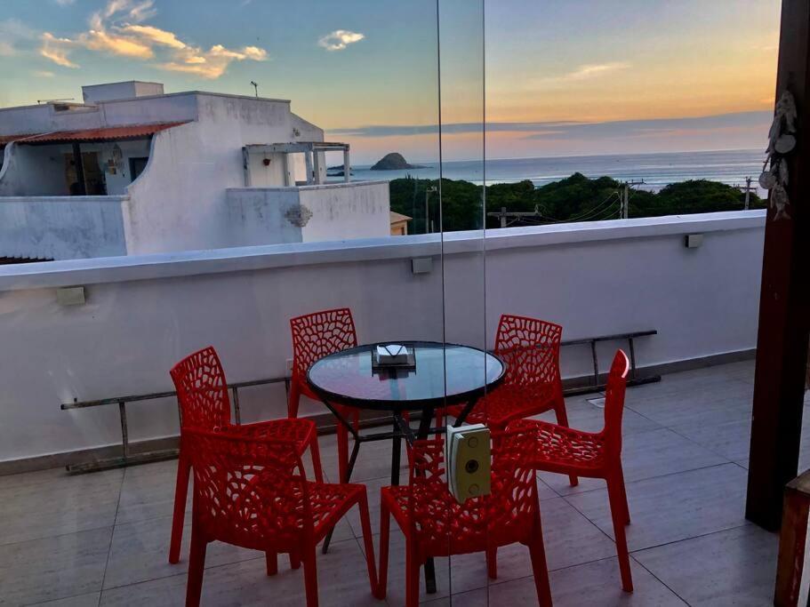Apartamento de 3 Quartos com Vista do Mar